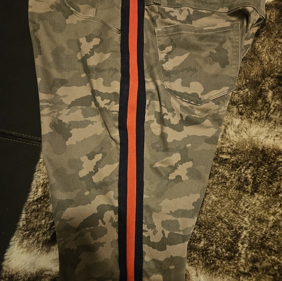 Laurie Felt Camo Silky striped pants - Picture 8 of 8